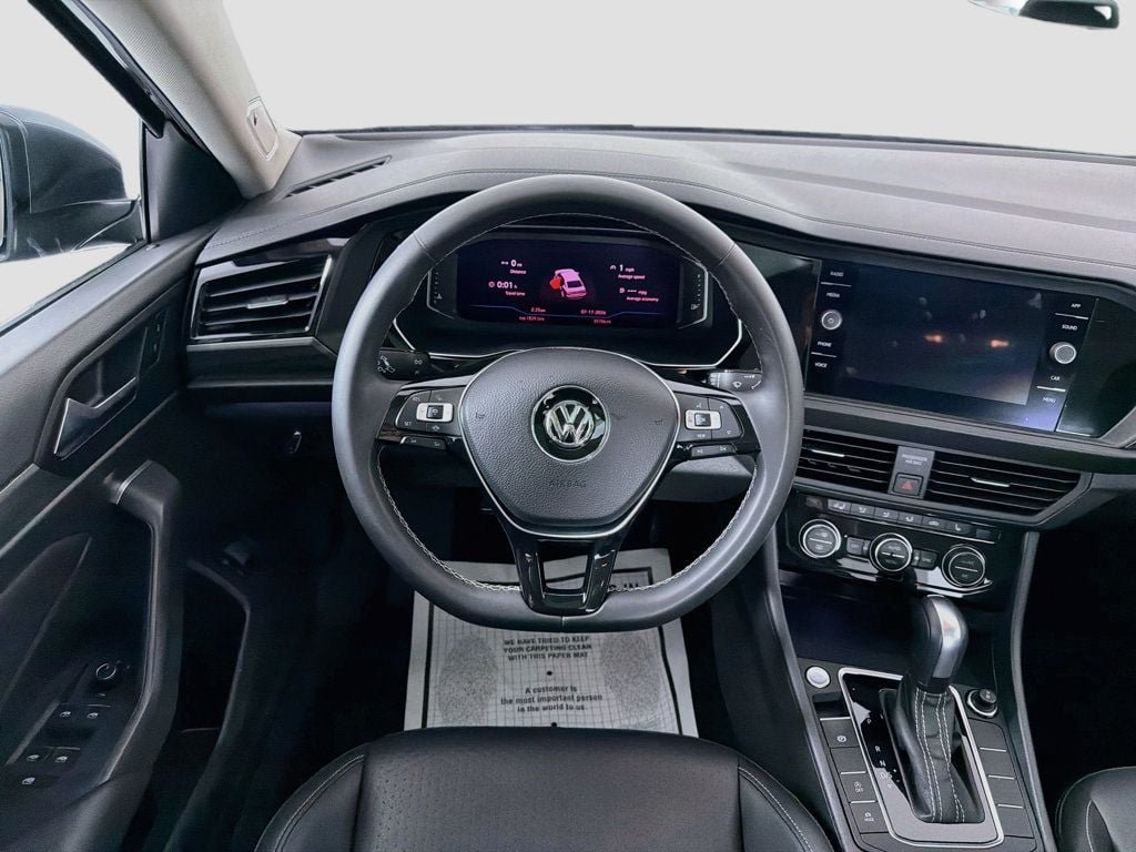 Used 2021 Platinum Gray Metallic Volkswagen SEL Automatic image 23