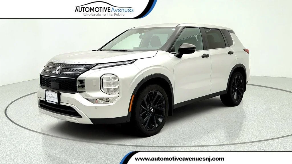 2022 Mitsubishi Outlander SE S-AWC's photo
