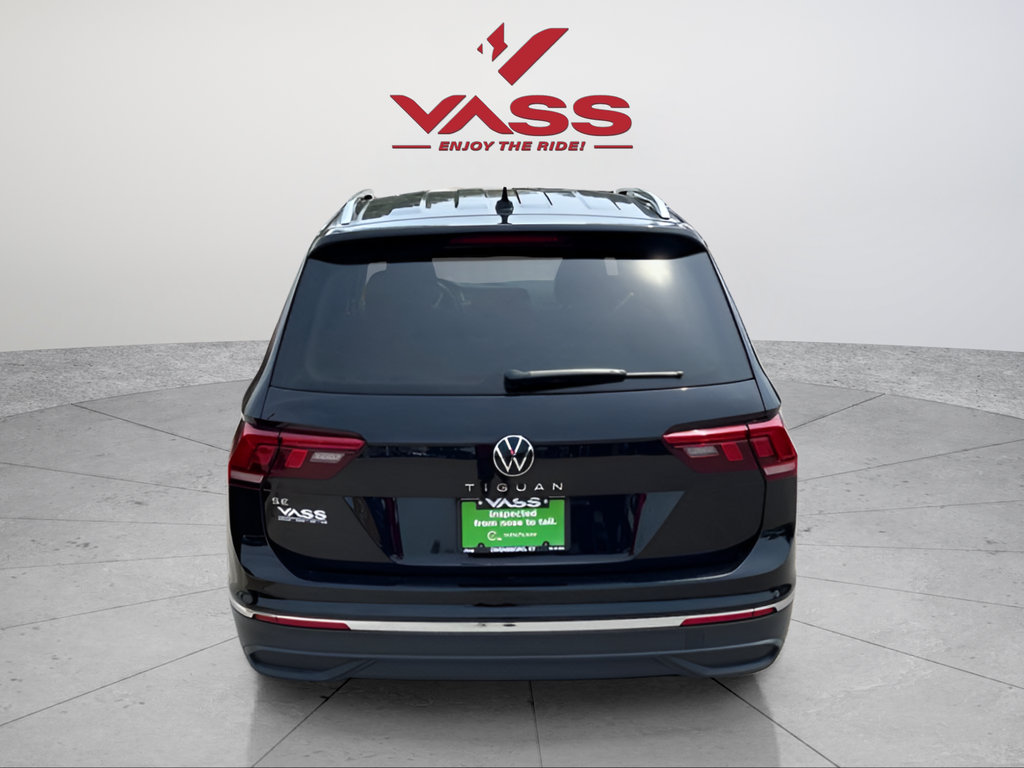 Used 2024 Black Volkswagen 2.0T SE image 4