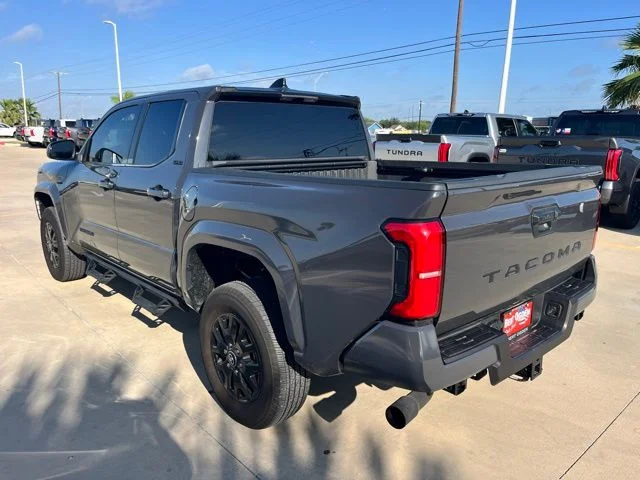 Used 2025  Toyota SR5 image 4