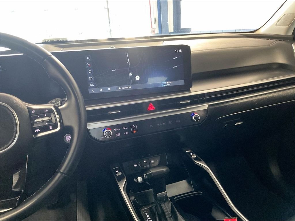 Used 2024 Black Kia S image 18