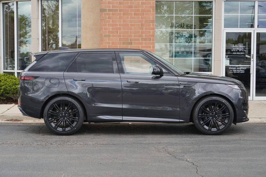 New 2026 Carpathian Grey Land Rover Dynamic SE image 8