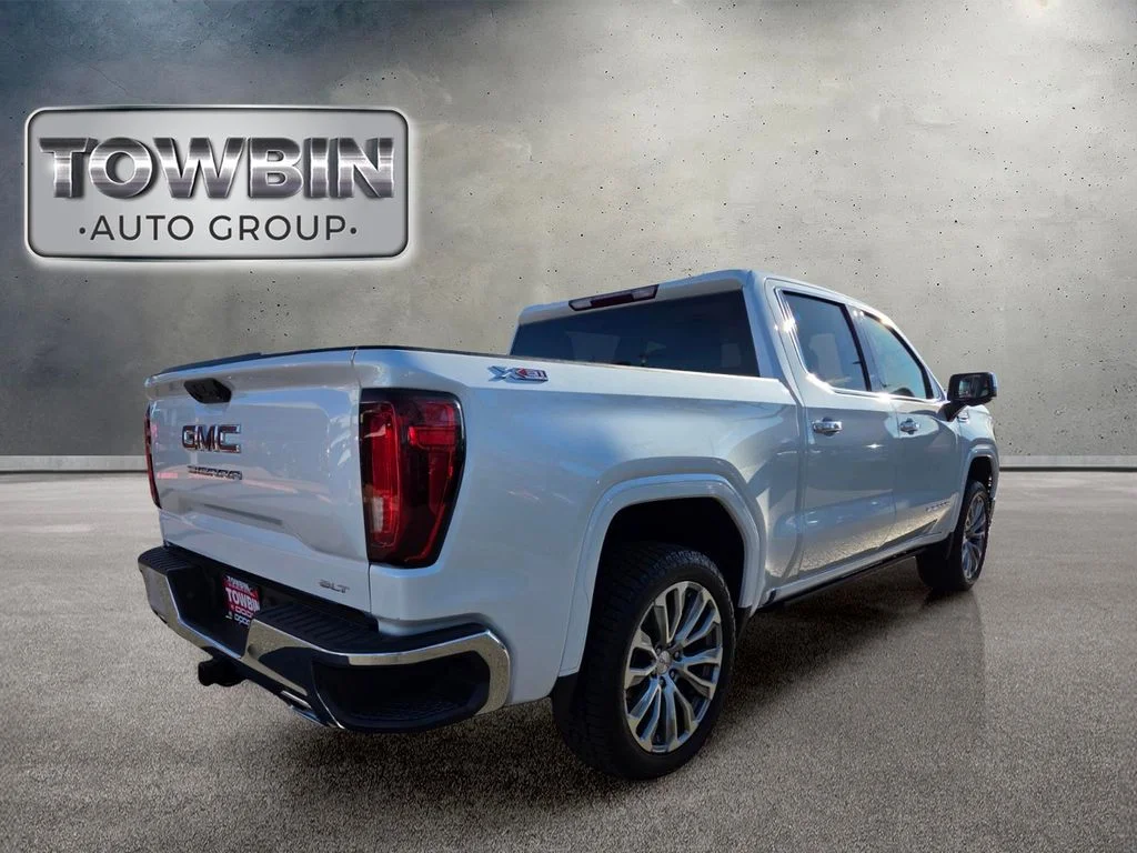 Used 2023 White GMC SLT image 4