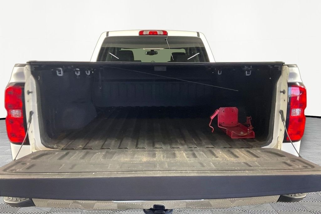 Used 2019 White Chevrolet LT image 7