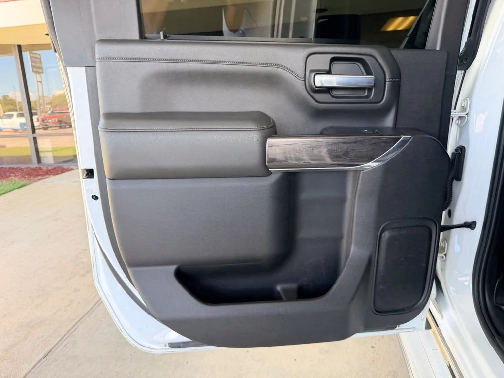 Used 2021 White Chevrolet LTZ image 29