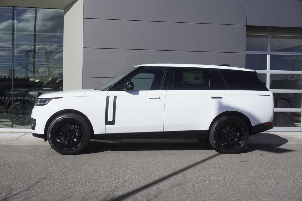 New 2026 Fuji White Land Rover SE image 8