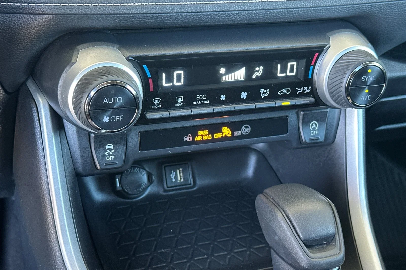 Used 2024 Silver Sky Metallic Toyota XLE image 19