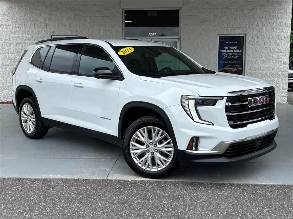 2024 GMC Acadia Elevation FWD's photo