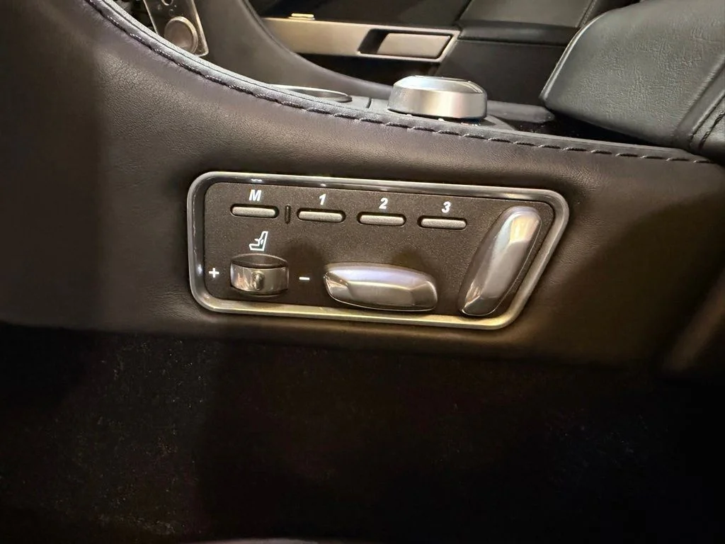 2015 Aston Martin Rapide S - Photo 25