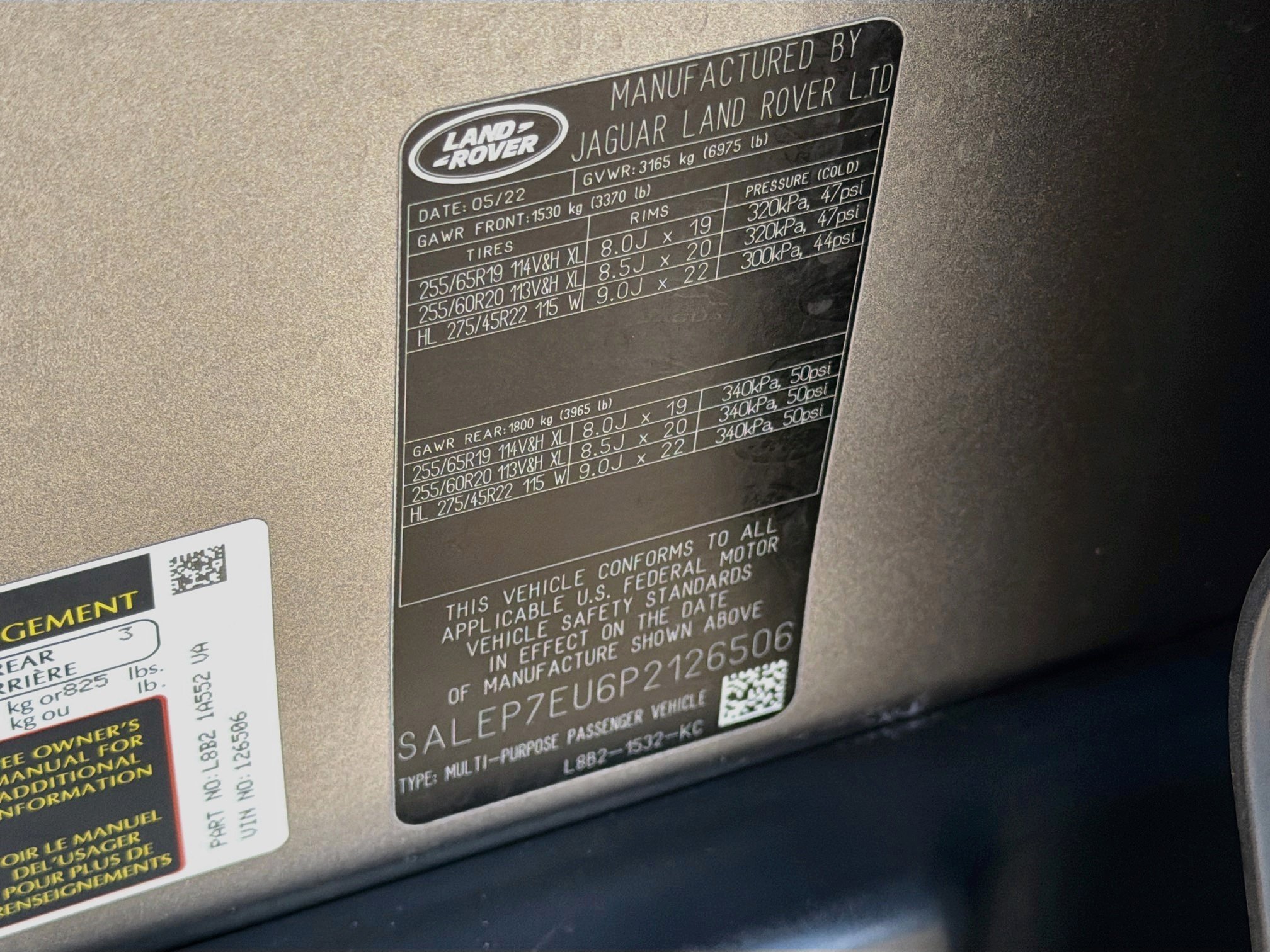 Used 2023 Silicon Silver Premium Metallic Land Rover SE image 45