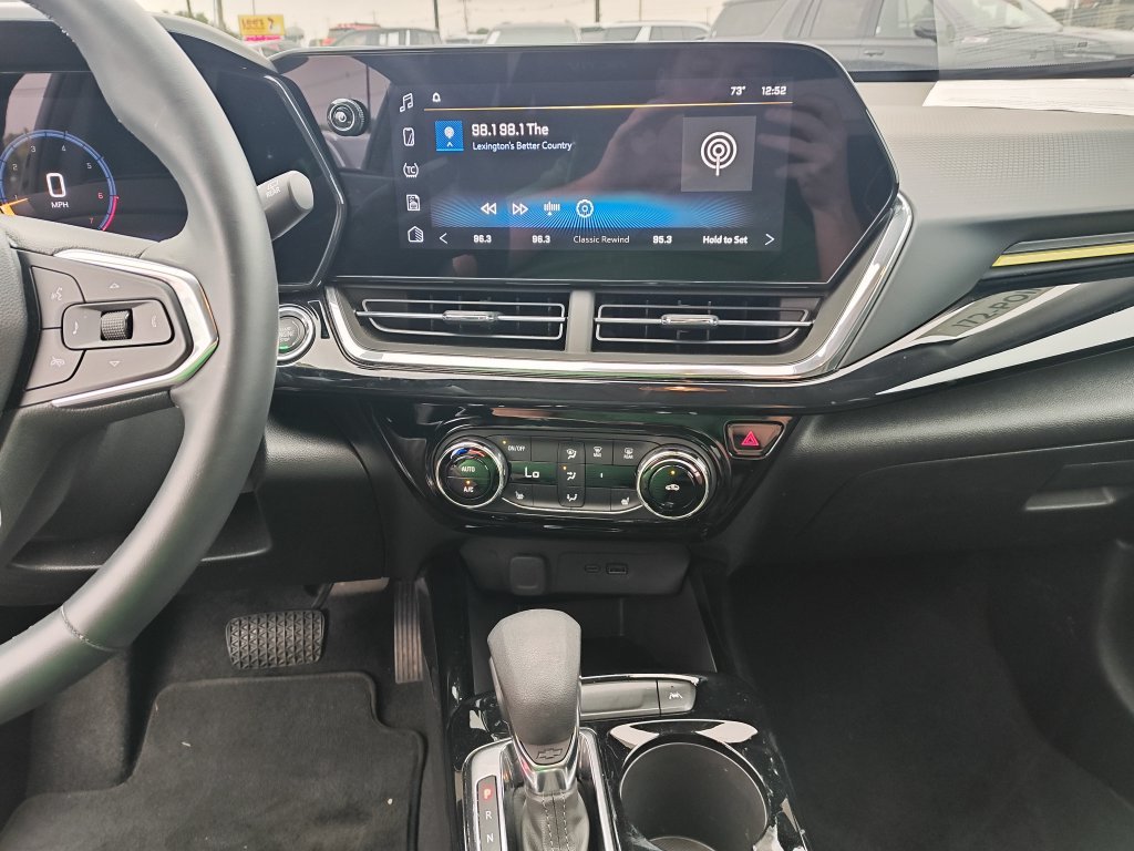 Used 2025 Black Chevrolet ACTIV image 23