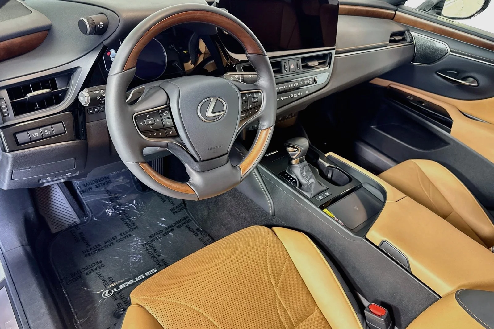 Used 2024 Eminent White Pearl Lexus ES 300h Ultra Luxury image 9