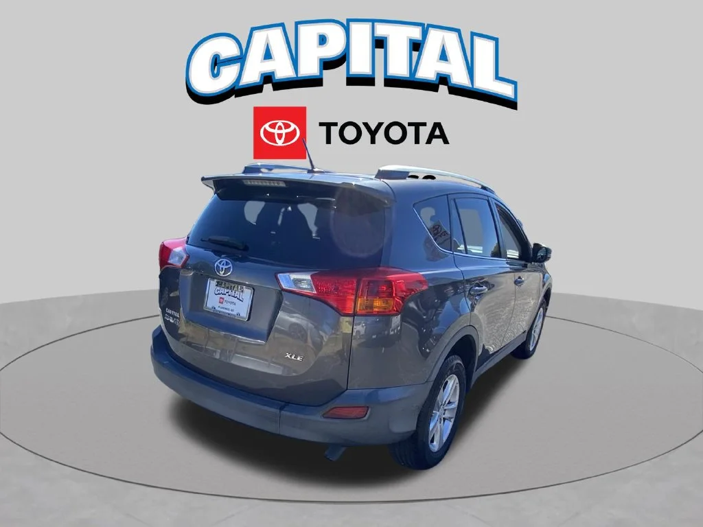 Used 2014 Gray Toyota XLE image 15