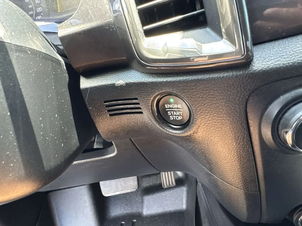 Used 2021 Silver Ford Lariat image 16