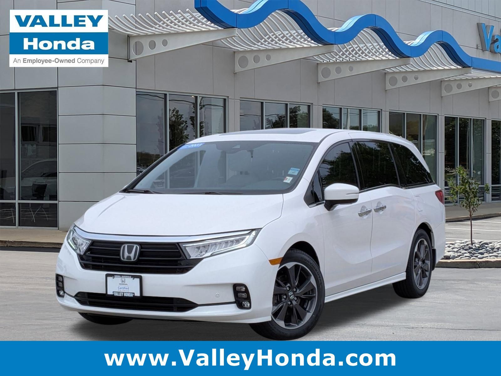 2023 Honda Odyssey Elite's photo