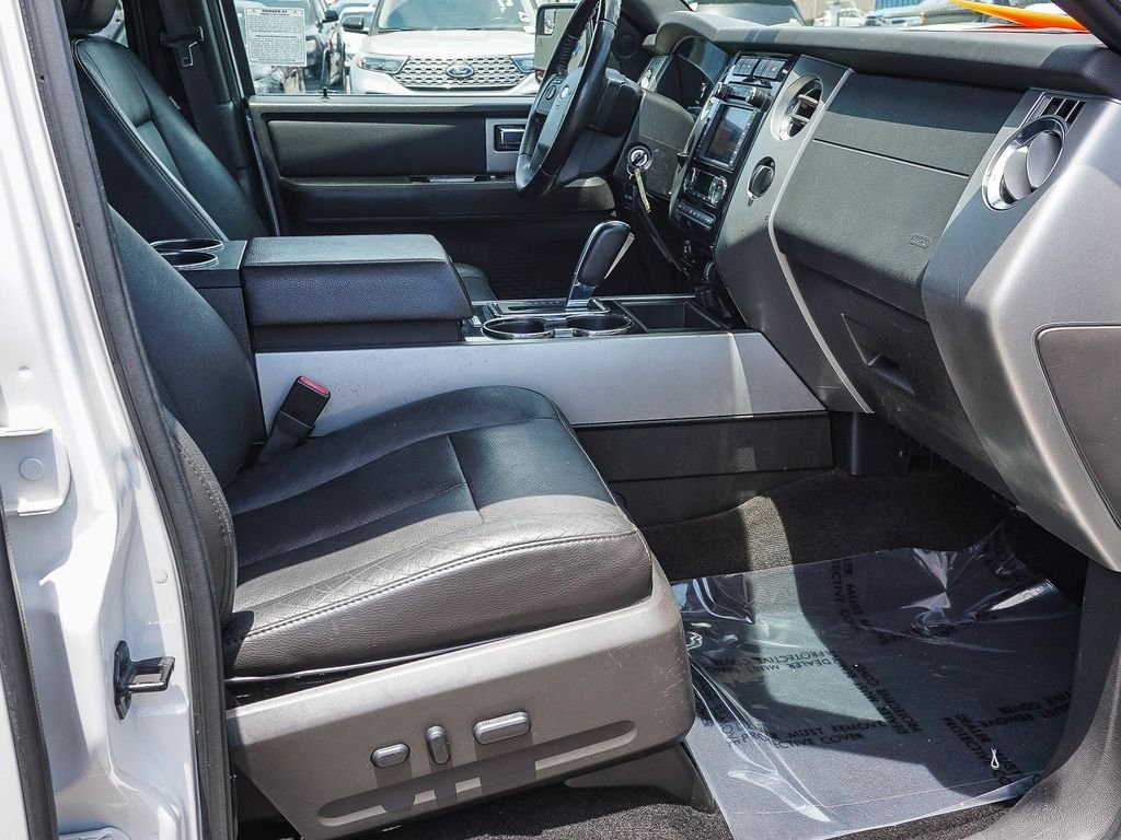 Used 2013 White Ford Limited image 12