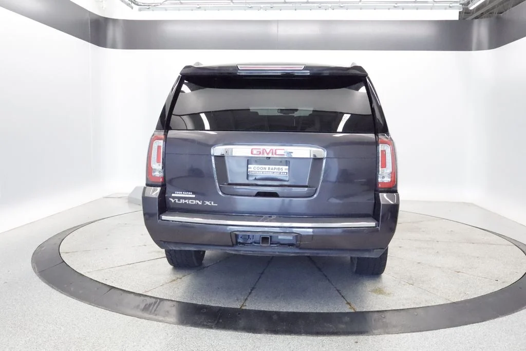 Used 2016 Silver GMC Denali image 4