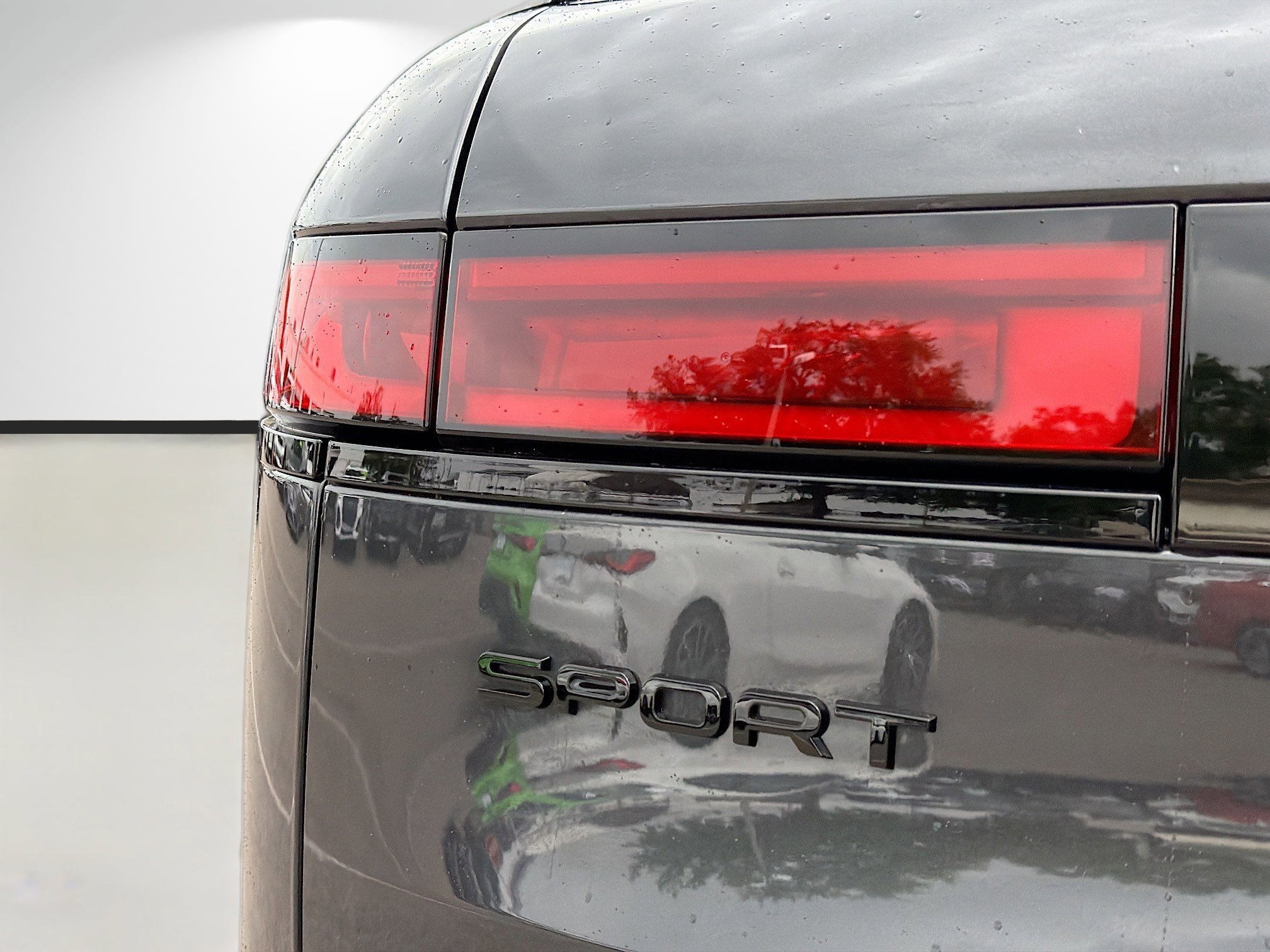 New 2026 Carpathian Grey Land Rover Dynamic SE image 10
