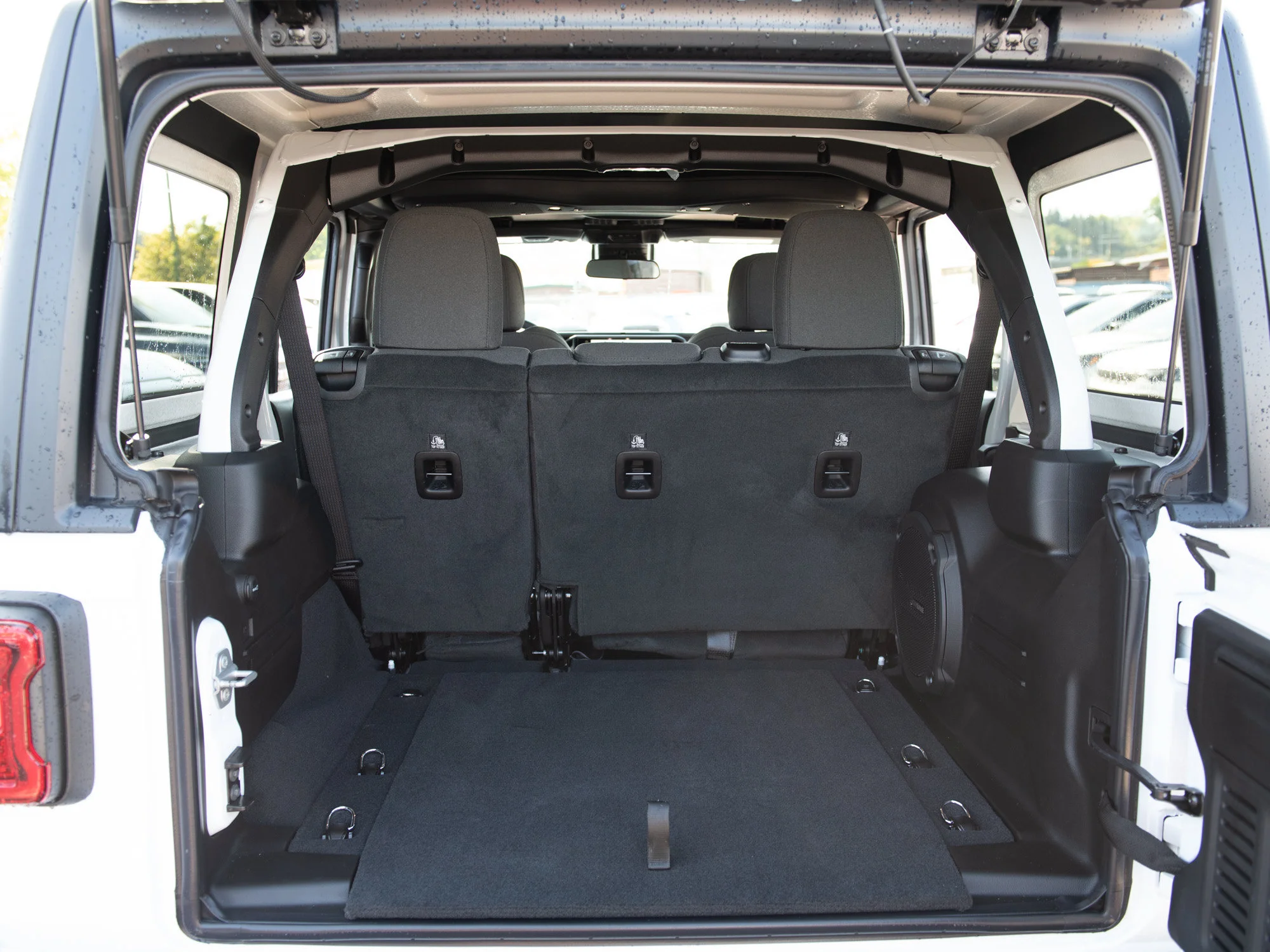 Used 2025 White Jeep Willys* 4 Door 4x4, 35 Inch Tire Package, Rock Rails, Rear Locker image 20