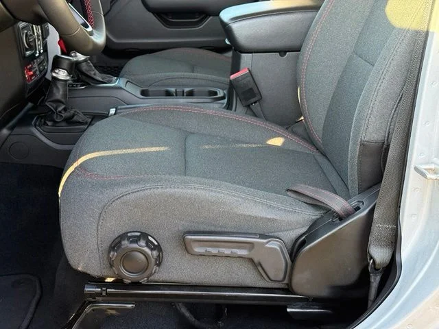 Used 2024 Silver Jeep Rubicon image 15