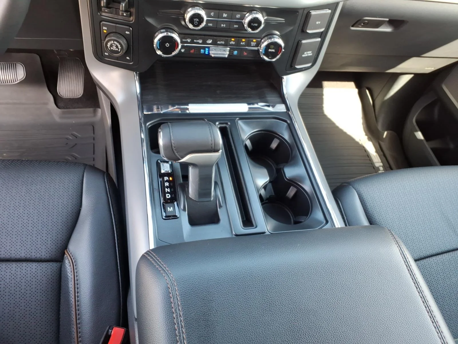 Used 2024 Iconic Silver Ford Lariat image 15