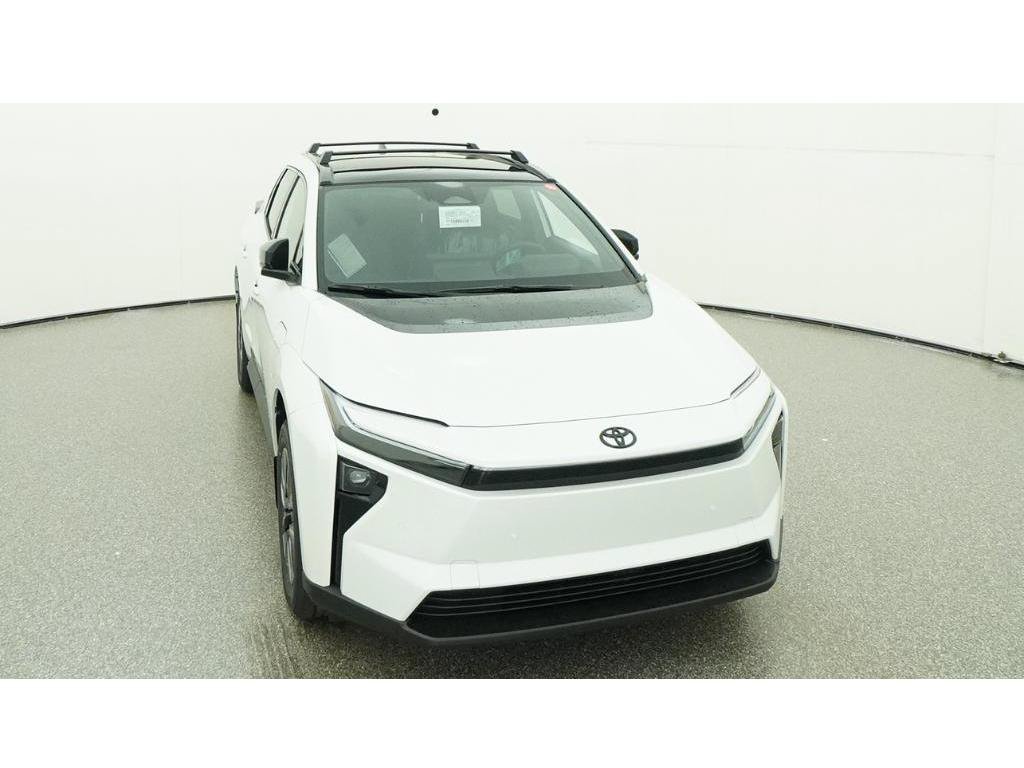 New 2026 Wind Chill Pearl Toyota XLE image 14