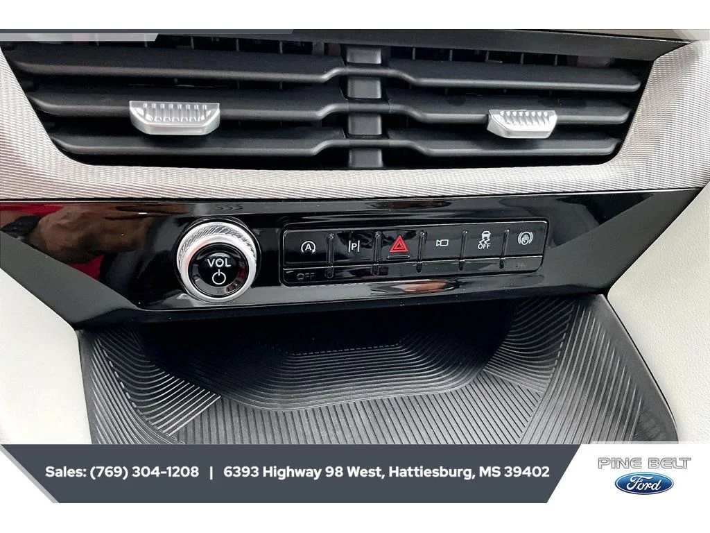 New 2026 Space White Metallic Ford Active image 23