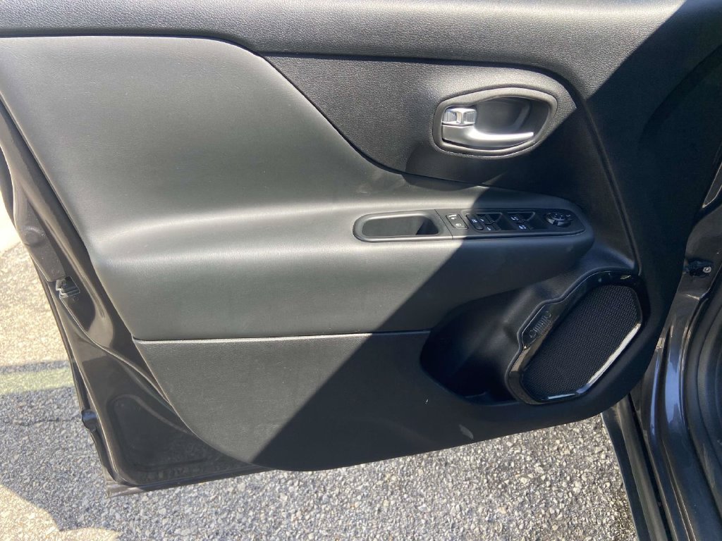 Used 2018 Gray Jeep Altitude image 12