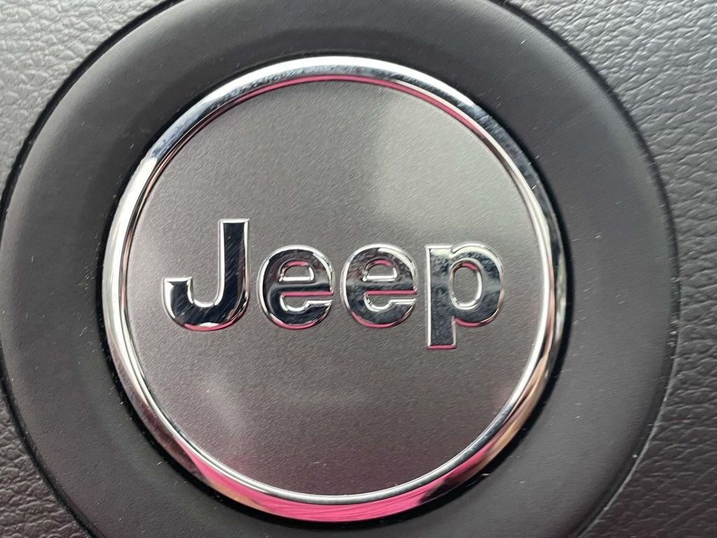 2020 Jeep Grand Cherokee Overland - Photo 32
