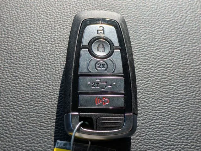 New 2026 Agate Black Metallic Ford F-350® Lariat® image 30