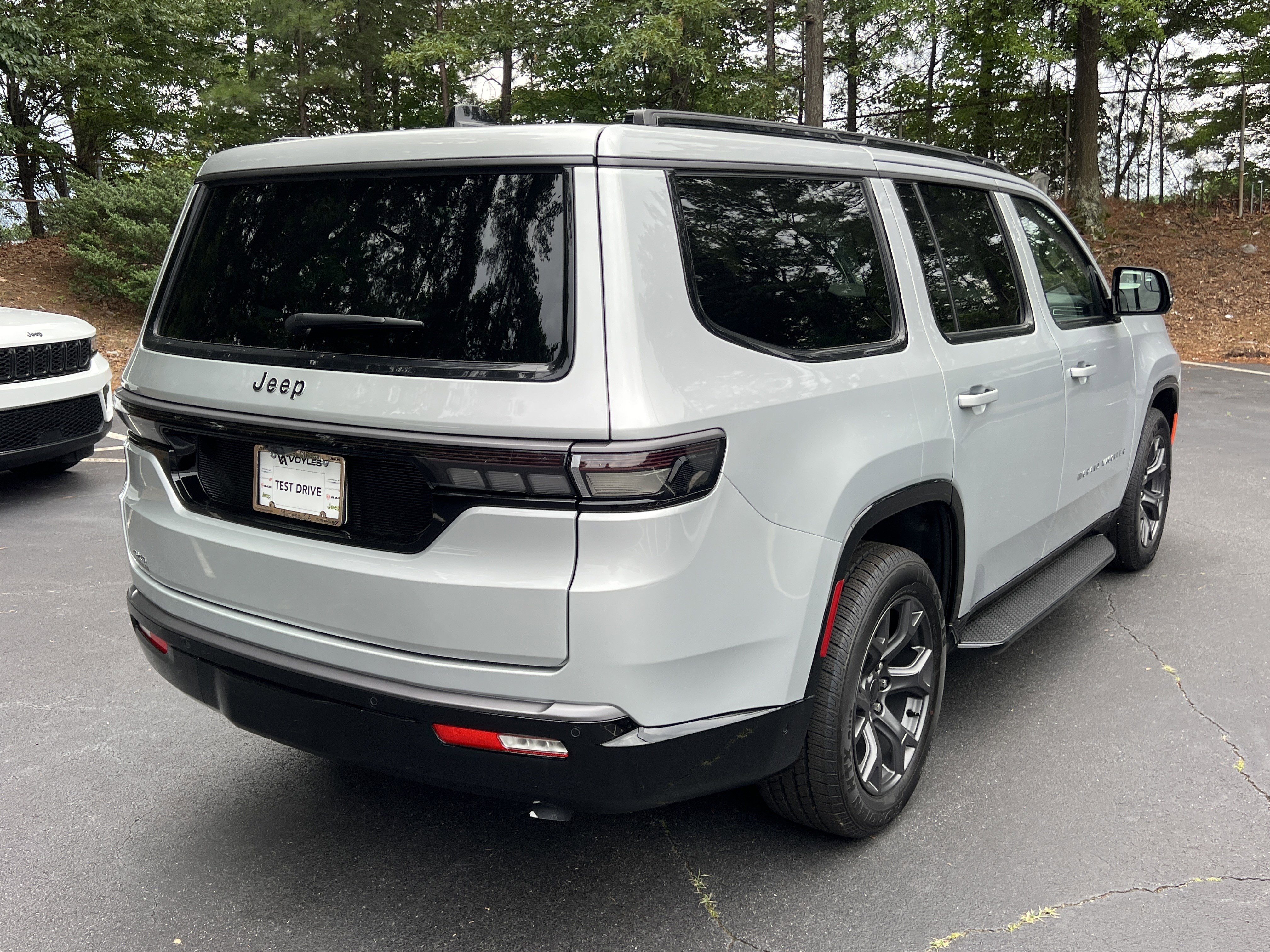 New 2026 Silver Zynith Jeep Limited Altitude image 8
