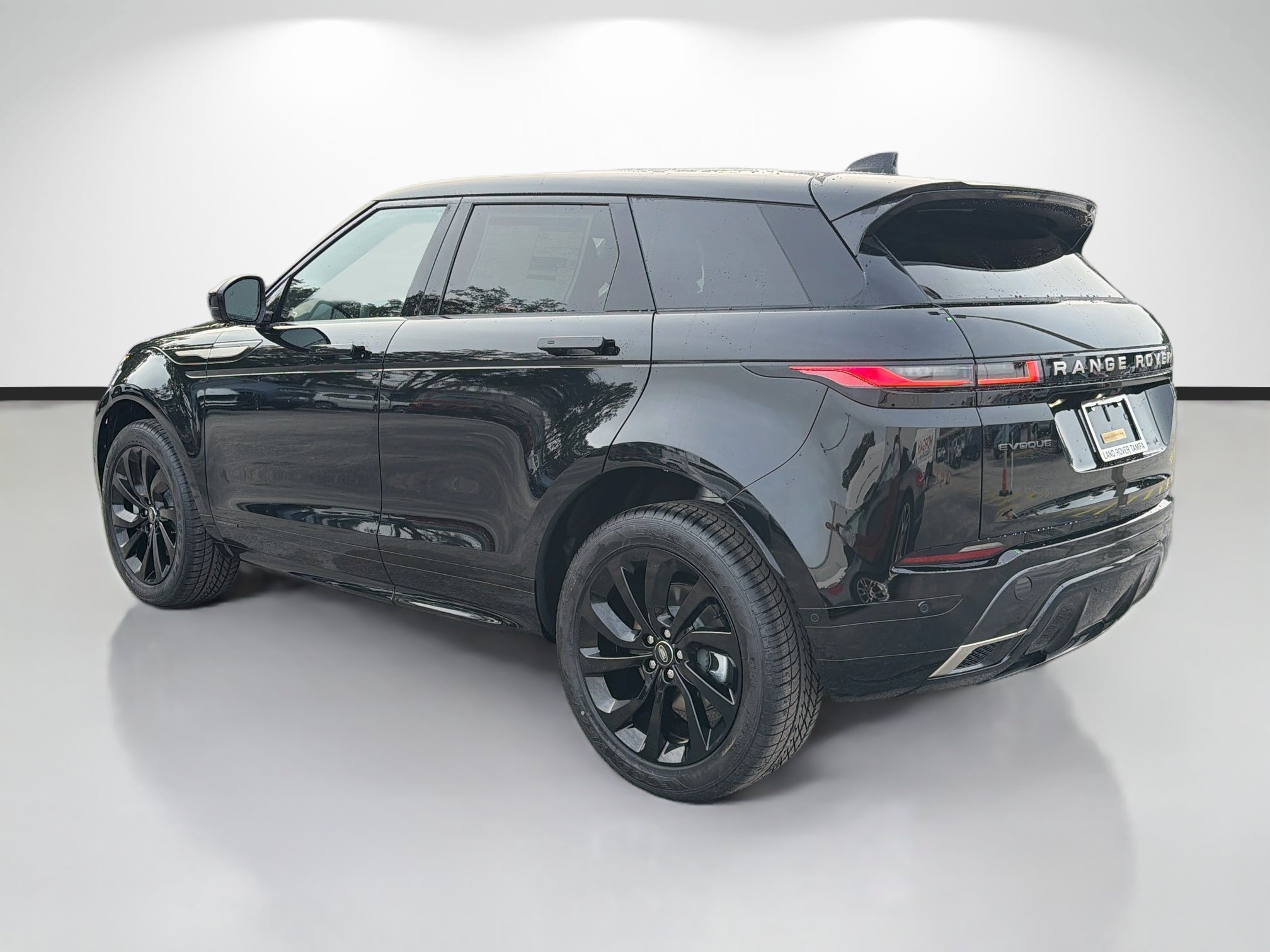 New 2026 Santorini Black LAND ROVER  image 3