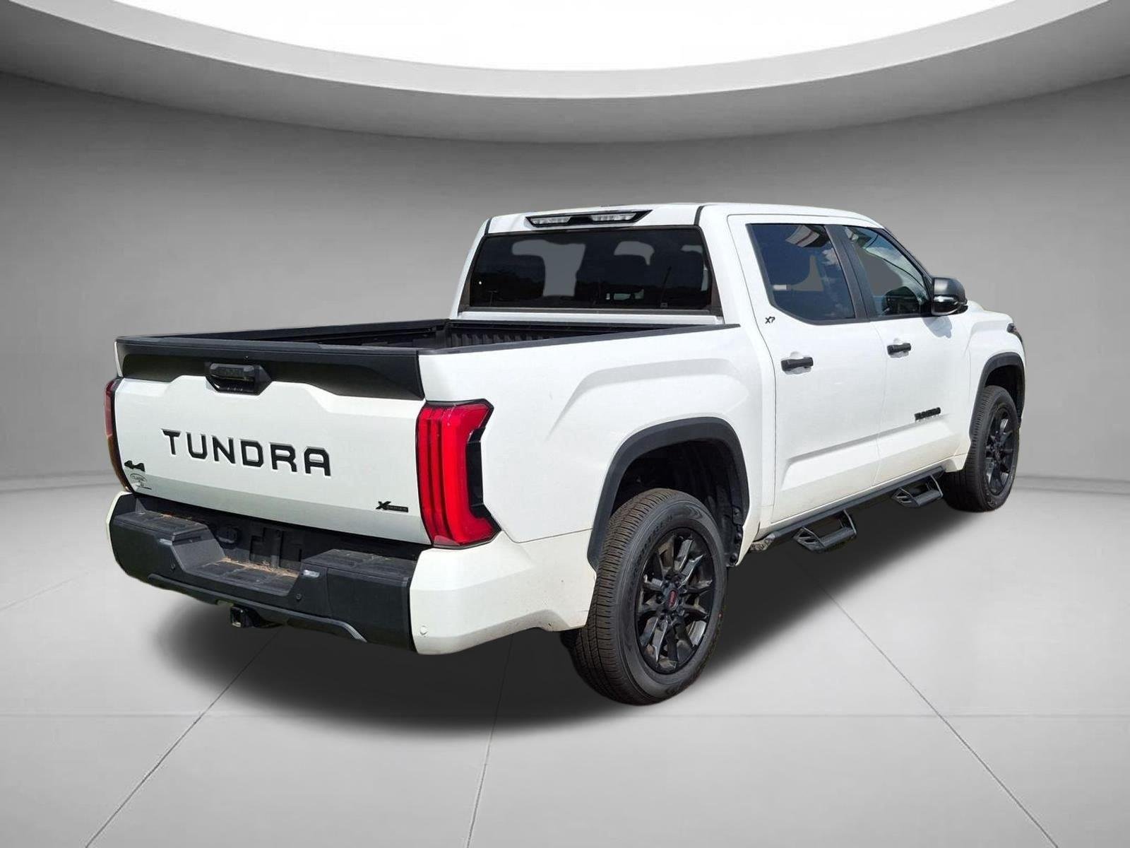 Used 2024 Ice Cap Toyota SR5 image 5
