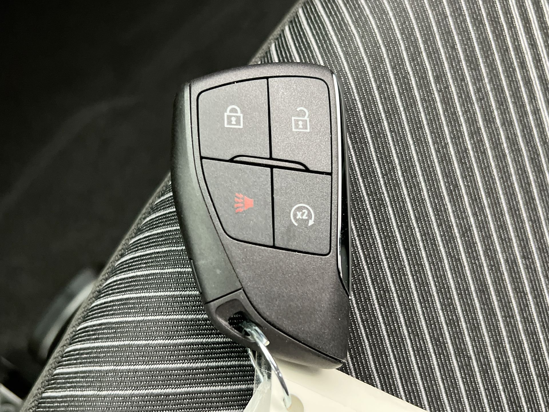 New 2027 Summit White Chevrolet LT image 73