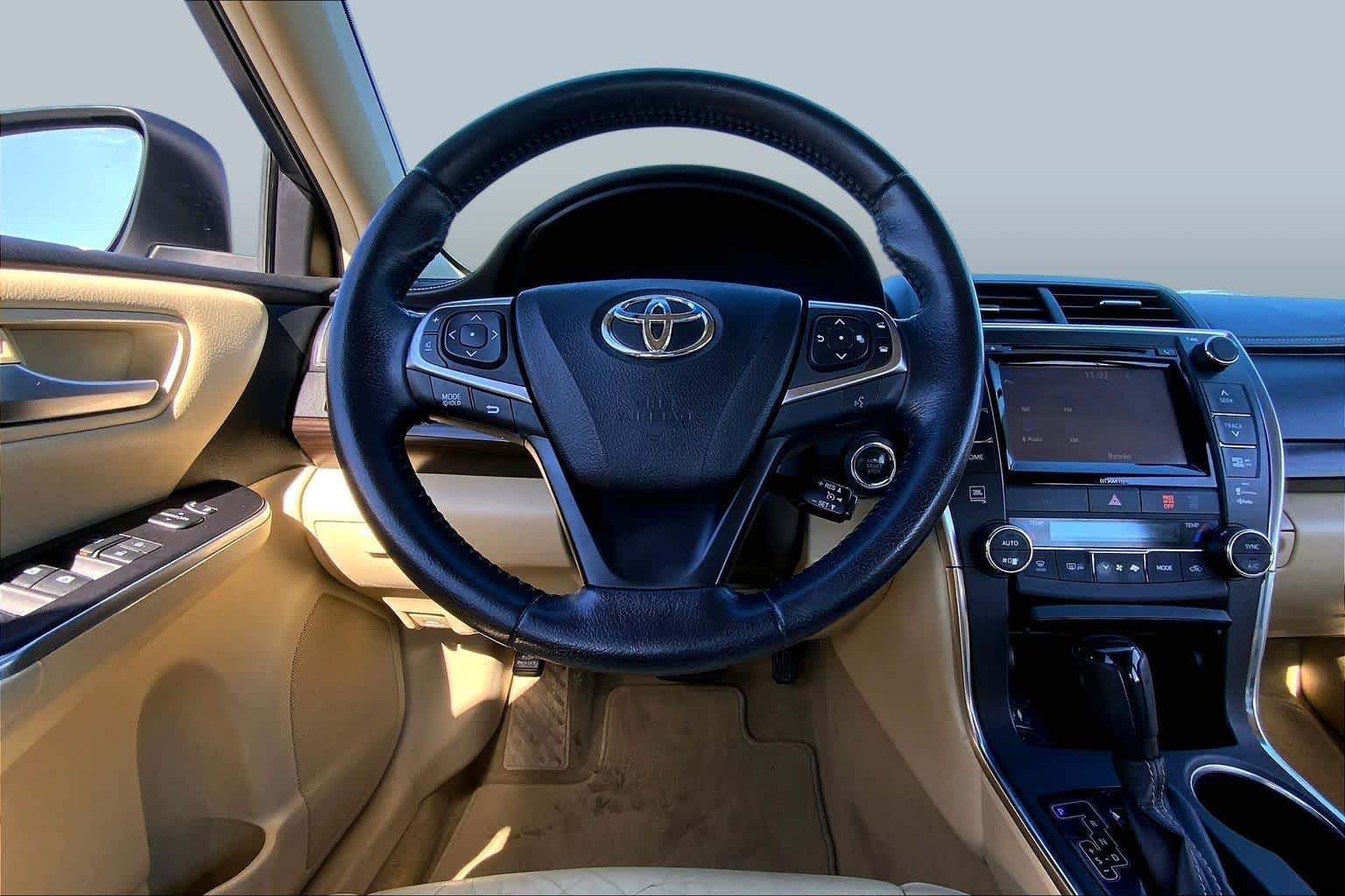 Used 2016 Super White Toyota XLE image 6