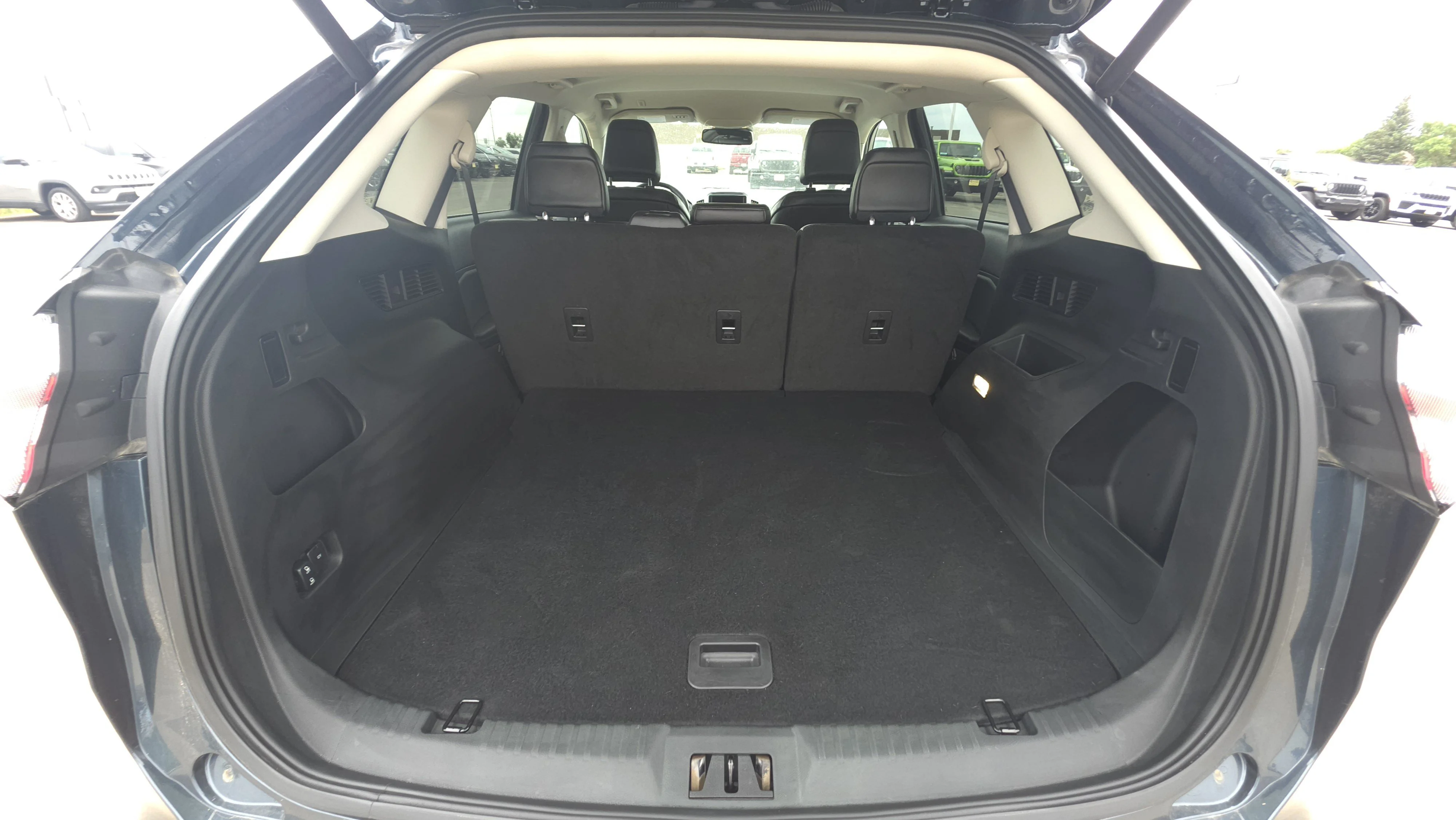 Used 2024 Blue Ford SEL image 6