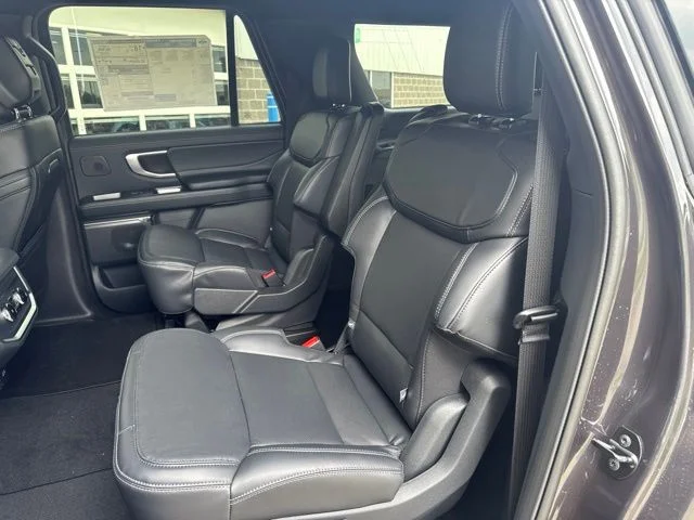 New 2027 Gray Ford Platinum image 13
