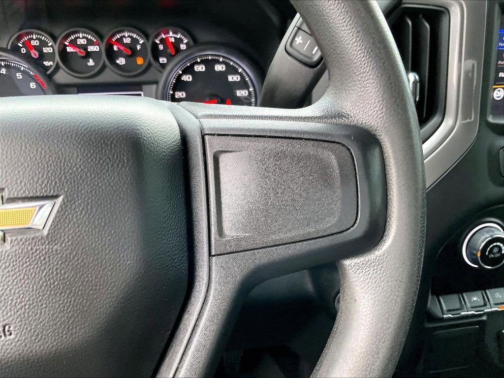 Used 2023 White Chevrolet Custom image 23