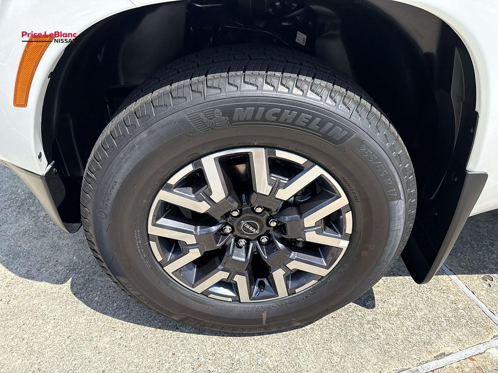 New 2026 Glacier White Nissan Crew Cab SV image 4