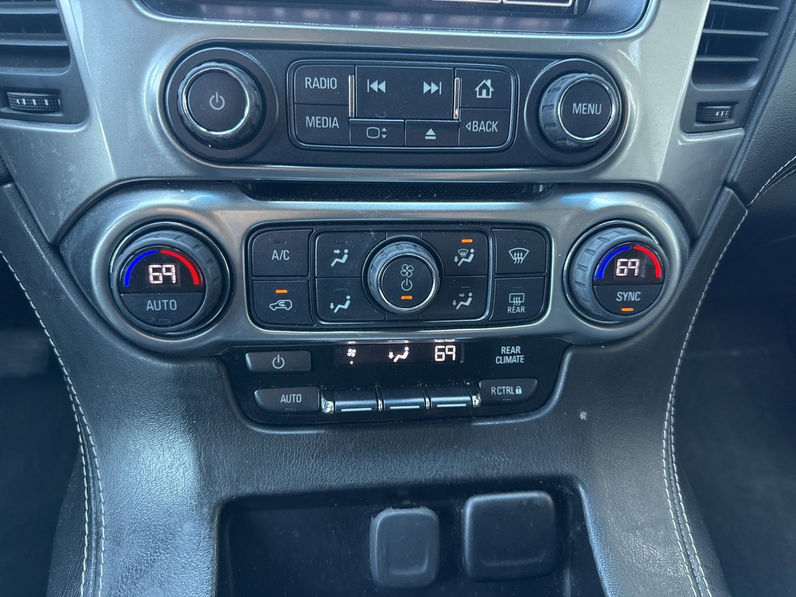 2019 Chevrolet Tahoe LS - Photo 26