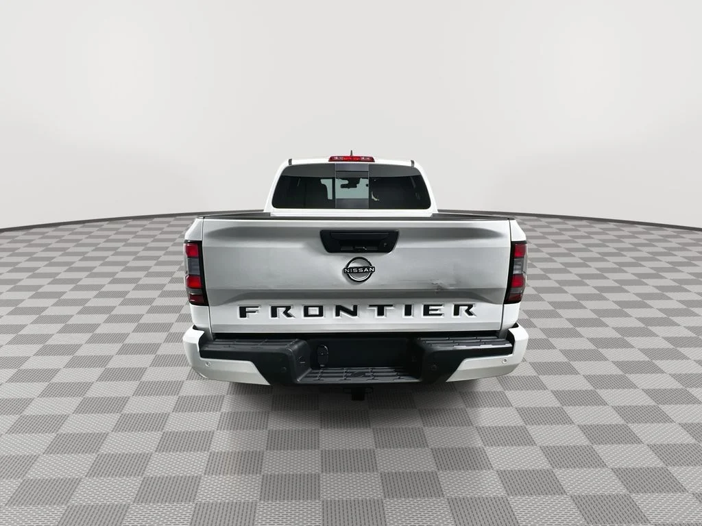 New 2026 Glacier White Nissan Crew Cab SV image 7