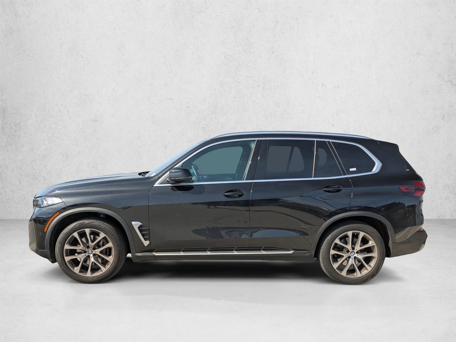 Used 2024 Black Sapphire Metallic BMW xDrive40i image 8