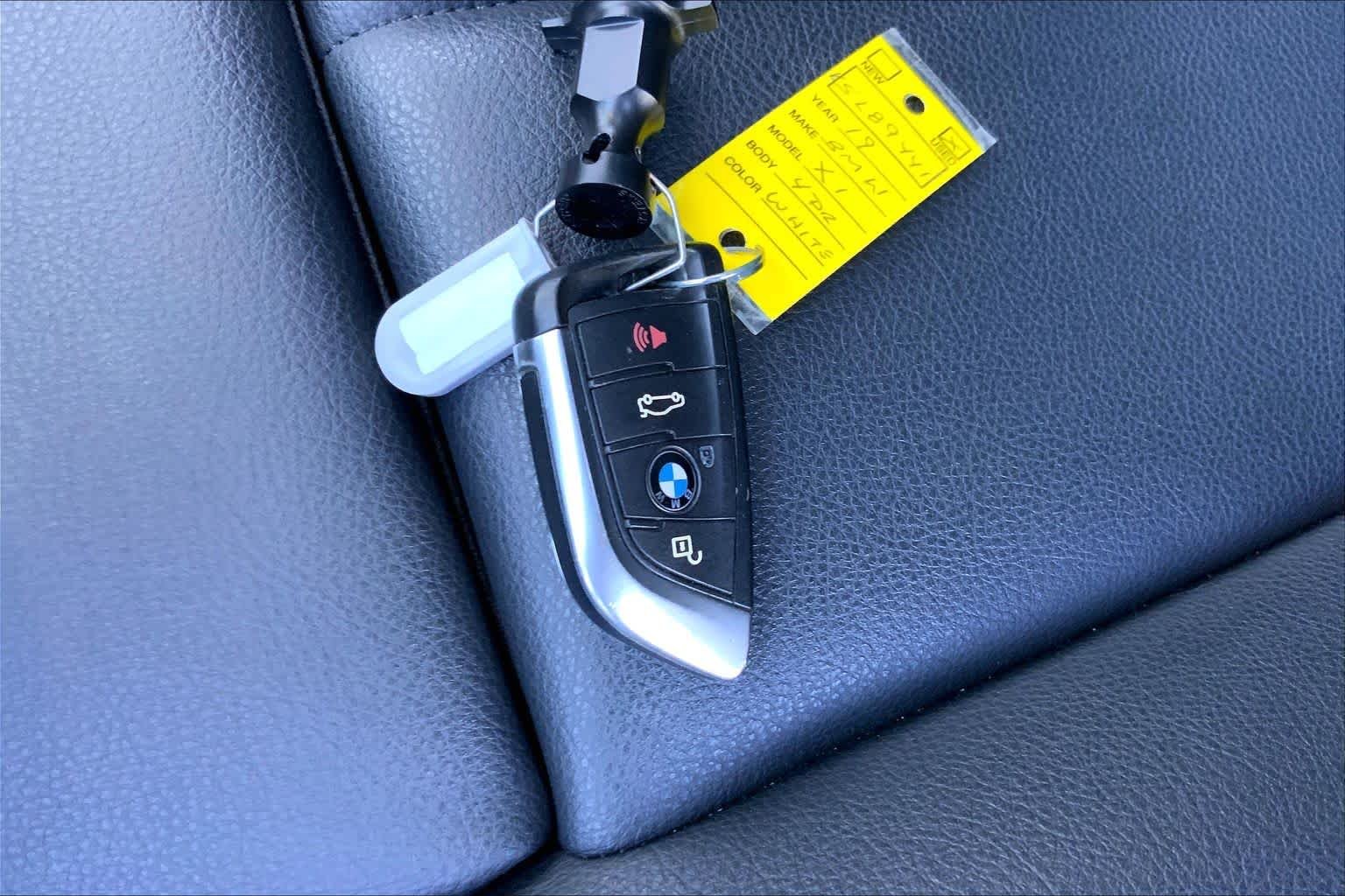 Used 2019 Alpine White BMW xDrive28i image 14