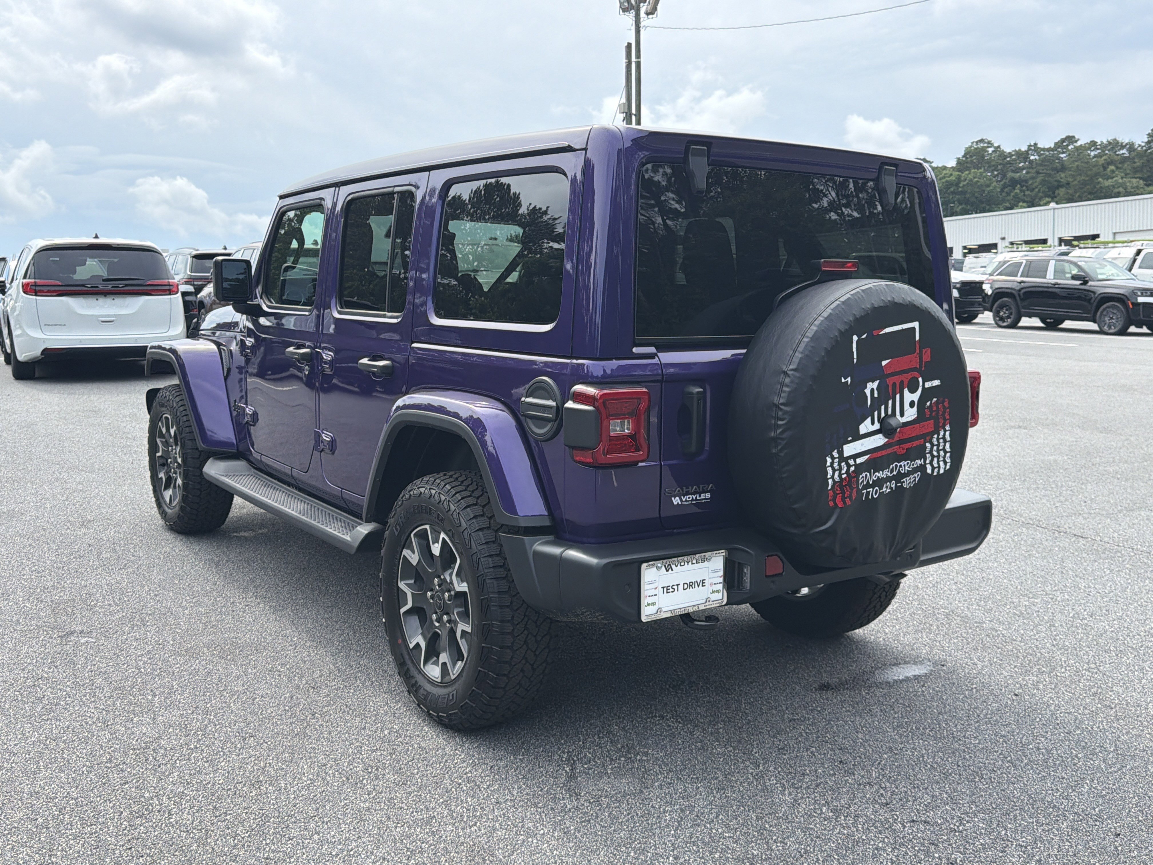 New 2026 Reign Exterior Paint Jeep Sahara image 6