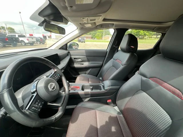 Used 2025 White Nissan SR image 10