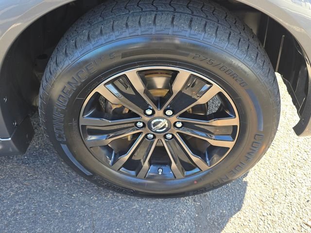 Used 2018 Almond Nissan Platinum image 9