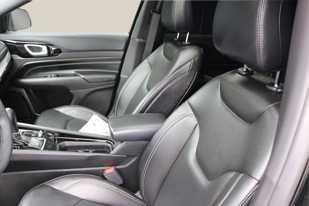 Used 2024 Black Jeep Limited image 12