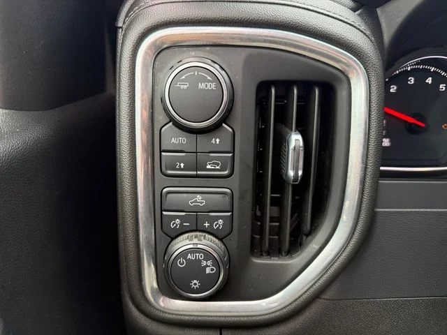 Used 2021 Black Chevrolet LT image 20