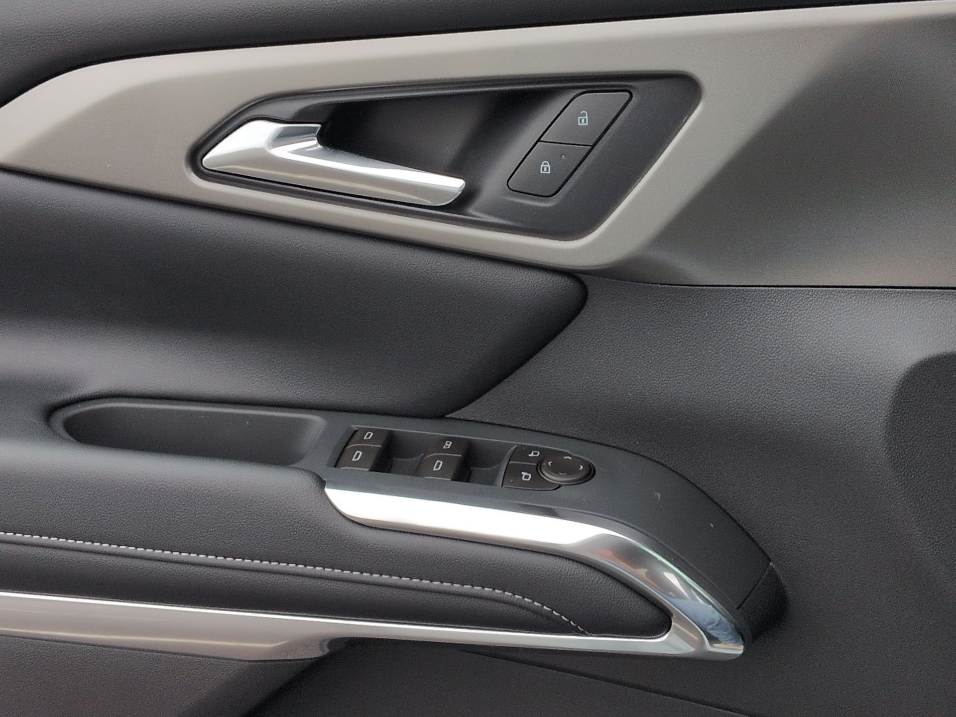 New 2026 Summit White Chevrolet LT image 60