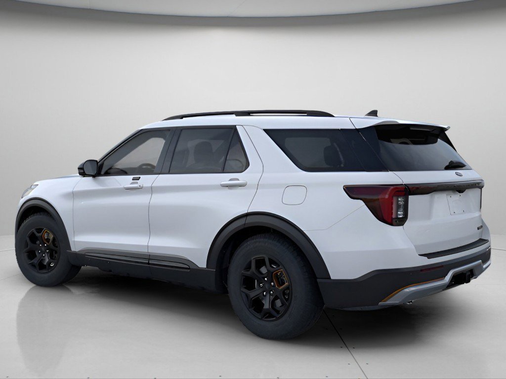 New 2026 Space White Metallic Ford Tremor image 4